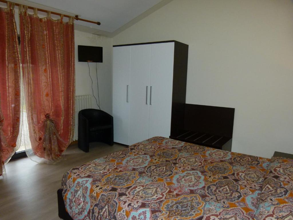 Hotel Olivi Сало Экстерьер фото